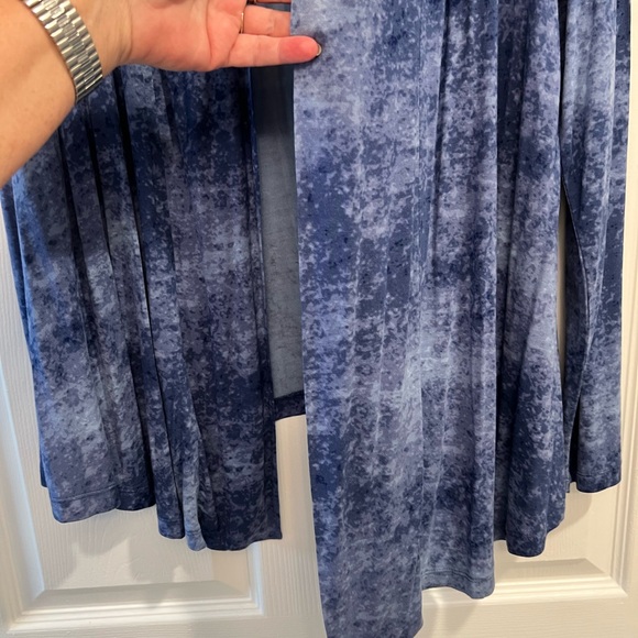 LOGO by Lori Goldstein Blue and Light Blue Spattered Paint Open Cardigan - Picture 6 of 11